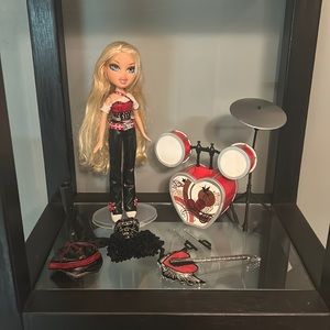 Bratz Girlz Really Rock Cloe Doll